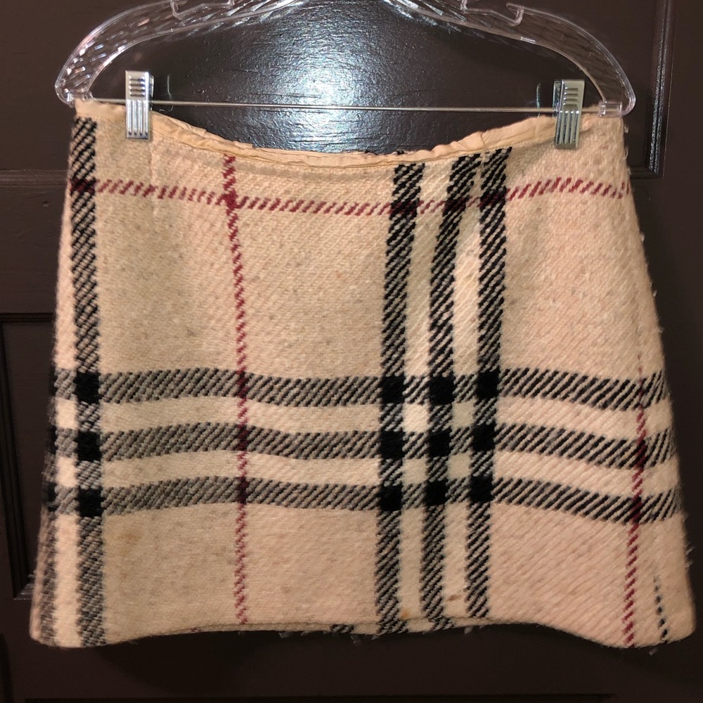 Burberry mini skirt